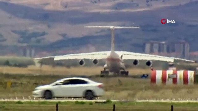 S-400 Uzun Menzilli Bölge Hava ve Füze Savunma Sisteminin birinci grup malzemeleri Ankara'da