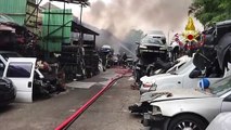Segrate (MI) - Incendio in autodemolitore cittadini barricati in casa (12.07.19)