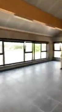 La bourgmestre de Jurbise, Jacqueline Galant, présente les nouvelles installations du FC Vacresse (P2 Hainaut)