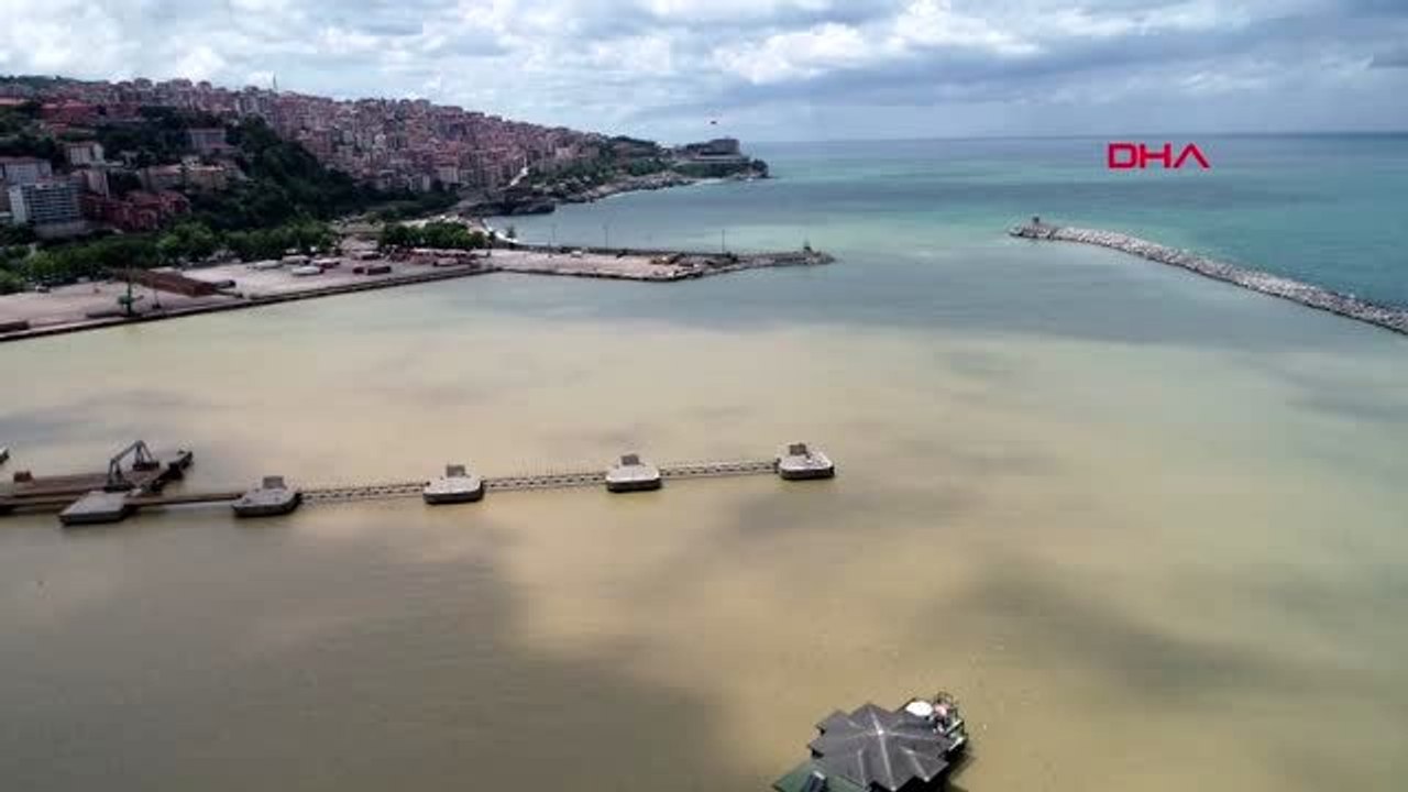 Zonguldak'ta deniz çamur rengini aldı