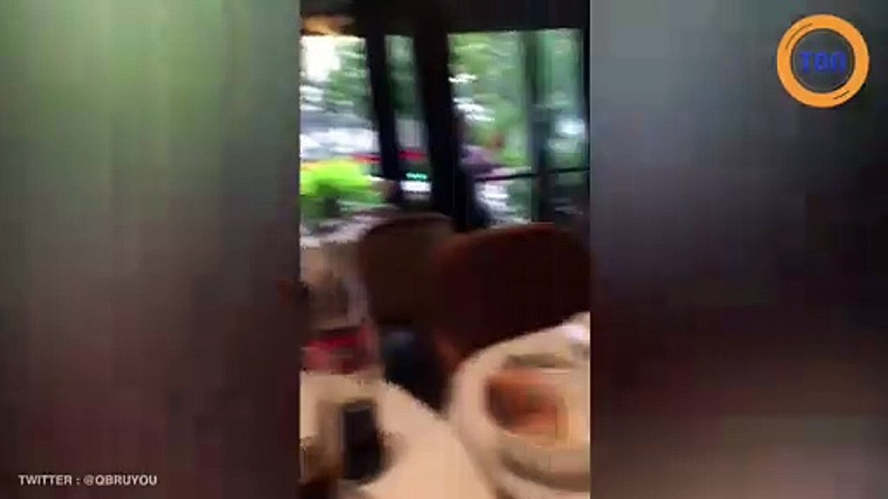 Elisa Tovati pète un plomb dans un restaurant