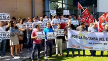 Trabajadores de Telecable protestan frente en Gijón