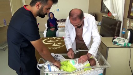 12 saatlik bebeğe omuriliği ameliyatı