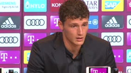 Bayern - Pavard : "Avoir une chanson ici aussi en allemand !"