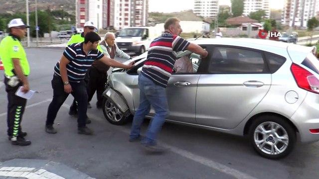 İşçi servisi kaza yaptı: 10 yaralı