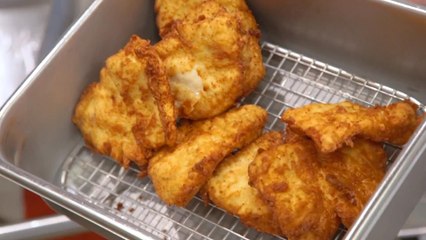 Here's How Chick-fil-A Makes Perfectly Crispy Chicken