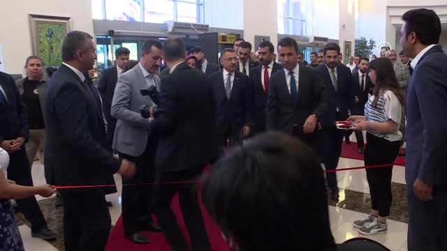 Cumhurbaşkanı Yardımcısı Oktay: Ekonomiyle başaramayanlar, başka oyunların peşindeler