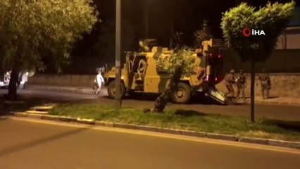 Suriye sınırına askeri sevkiyat sürüyor