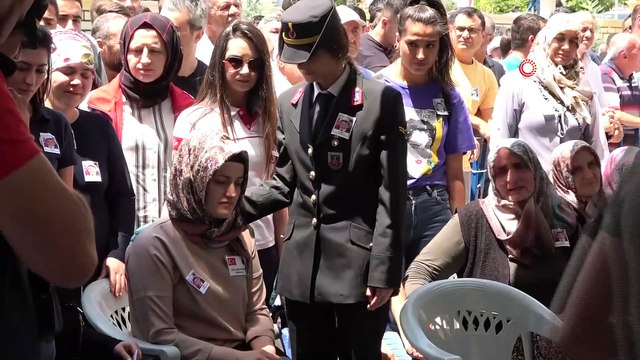 Şehit Jandarma Teğmen Alim Keskin’i asker kardeşleri uğurladı