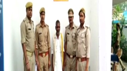 मंदिर में नशे का कारोबार करता था फर्जी बाबा, 4 किलो गांजा और डेढ़ लाख कैश पकड़ा गया