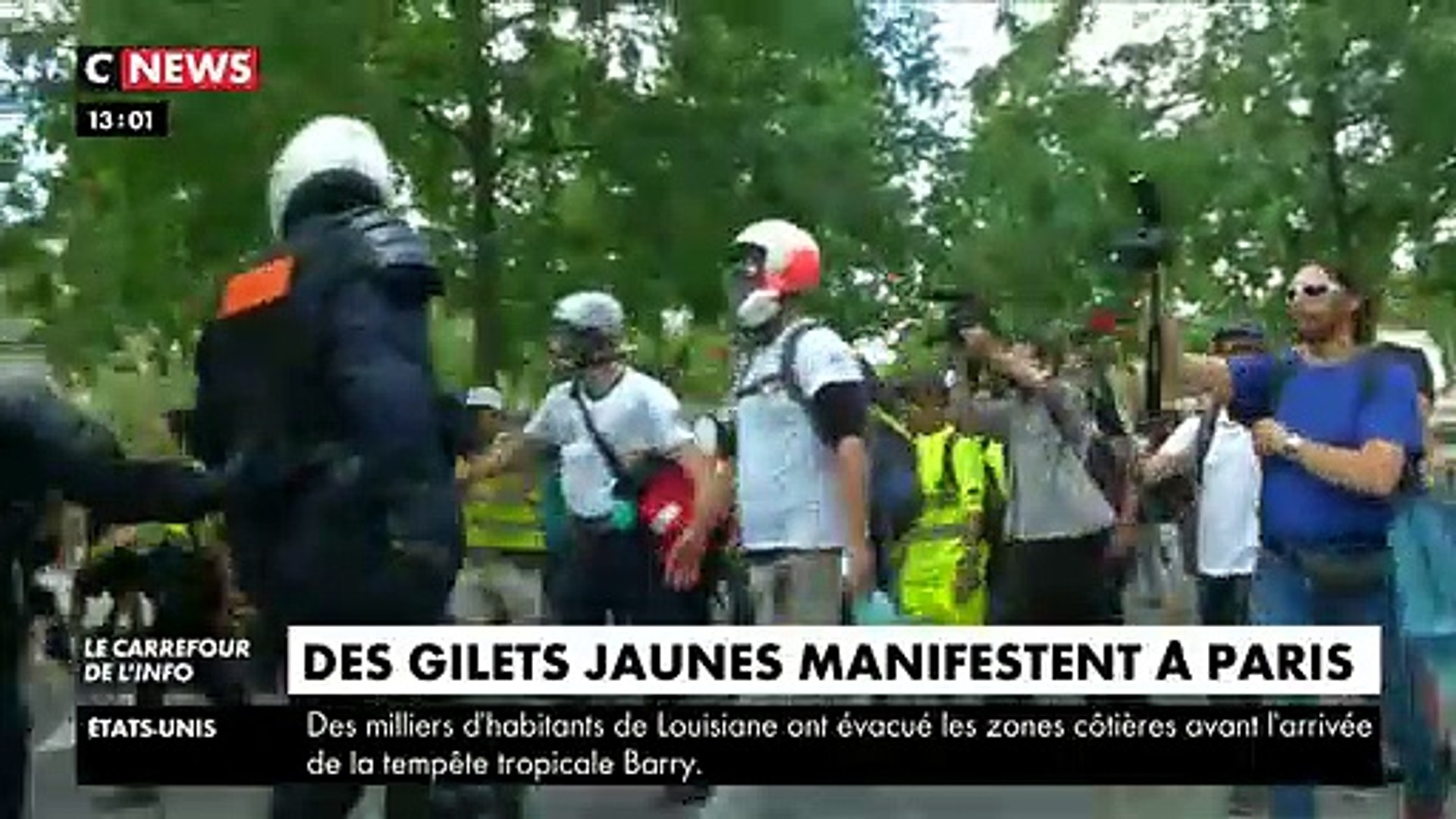 Gilets Jaunes Les Images Des Incidents à La Mi Journée à Paris Avec Les Forces De Lordre Qui Sont Intervenues à Plusieurs Reprises Le 13 Juillet