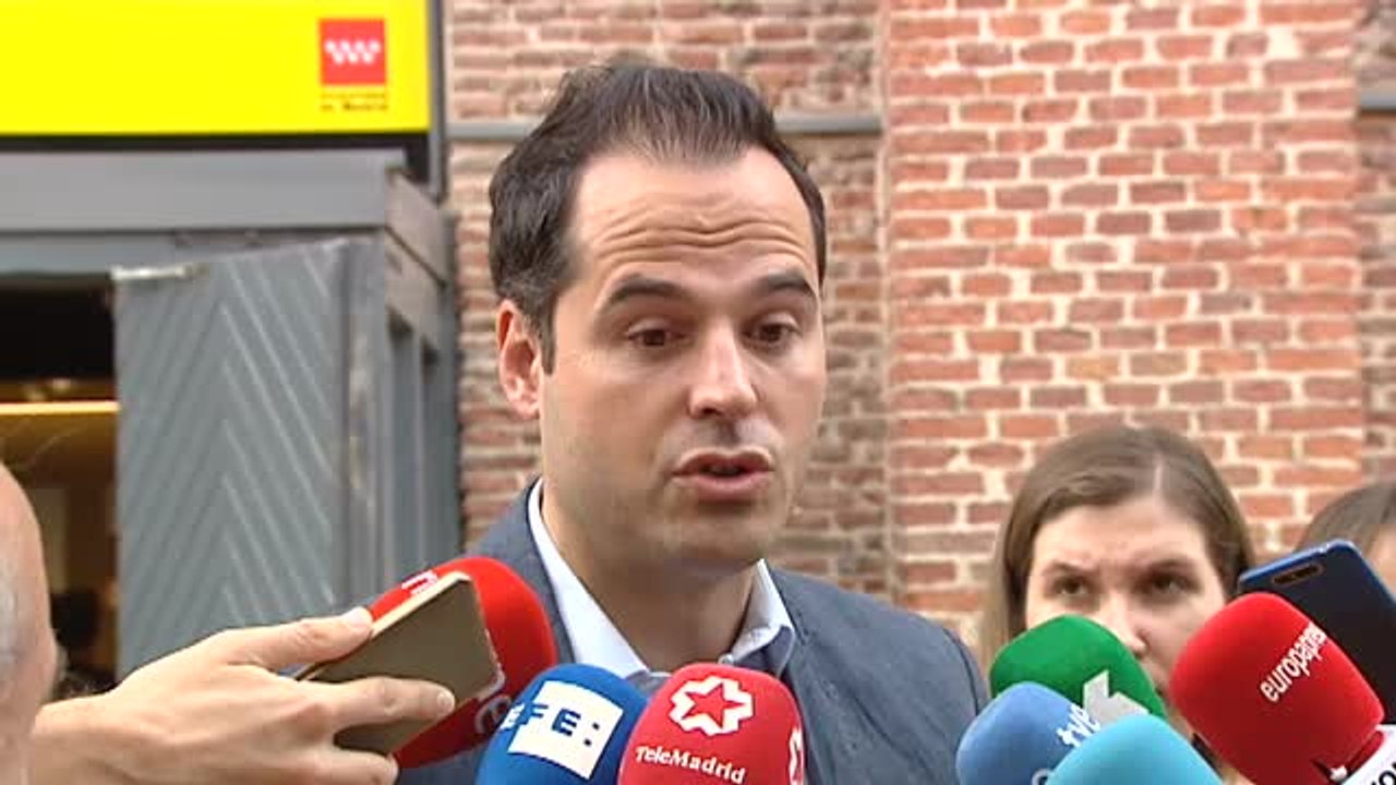 Aguado se muestra relativamente "optimista" de poder llegar a un acuerdo de Gobierno en la Comunidad