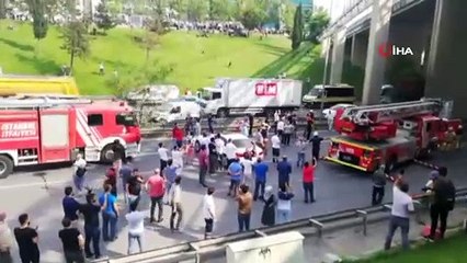 Tải video: Esenyurt Doğan Araslı Bulvarı'nda köprü üzerine çıkan bir şahıs, intihara teşebbüs ediyor. Olay yerine gelen polis ve itfaiye ekipleri çevrede geniş güvenlik önlemleri aldı. Haramidere Tem Bağlantı yolu Beylikdüzü istikametinde kapatılırke