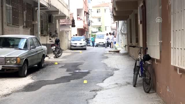 Ev sahibi ile eski kiracı arasında silahlı kavga: 2 yaralı