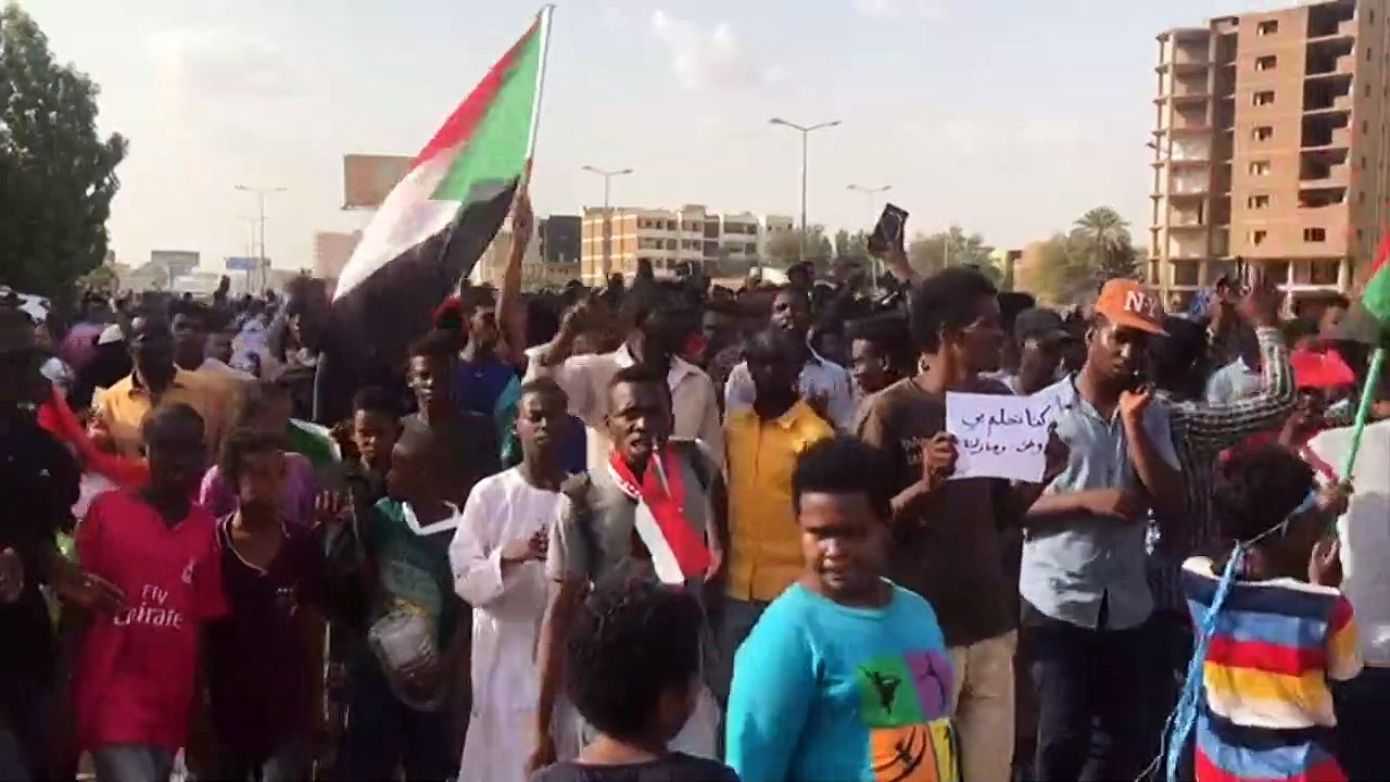 آلاف المشاركين في مسيرات لتأبين ضحايا فض الاعتصام في السودان