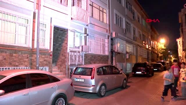 FATİH'TE BİR DAİREDE ELLERİ AYAKLARI BAĞLI ERKEK CESEDİ BULUNDU