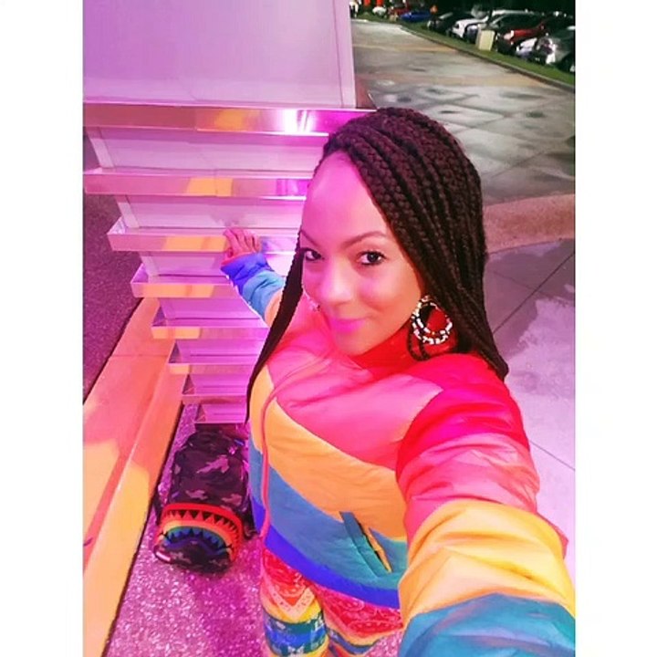 Malika Supports Wally Seck with Rainbow