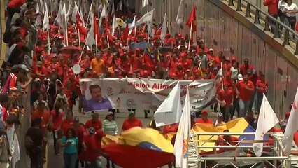 Venezuela : pro-Guaido et pro-Maduro s'opposent à distance