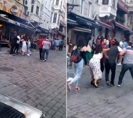 Taksim'de kadınlı ve erkekli kavga kamerada