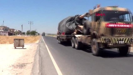 Şanlıurfa Suriye sınırındaki Akçakale'ye askeri sevkiyat