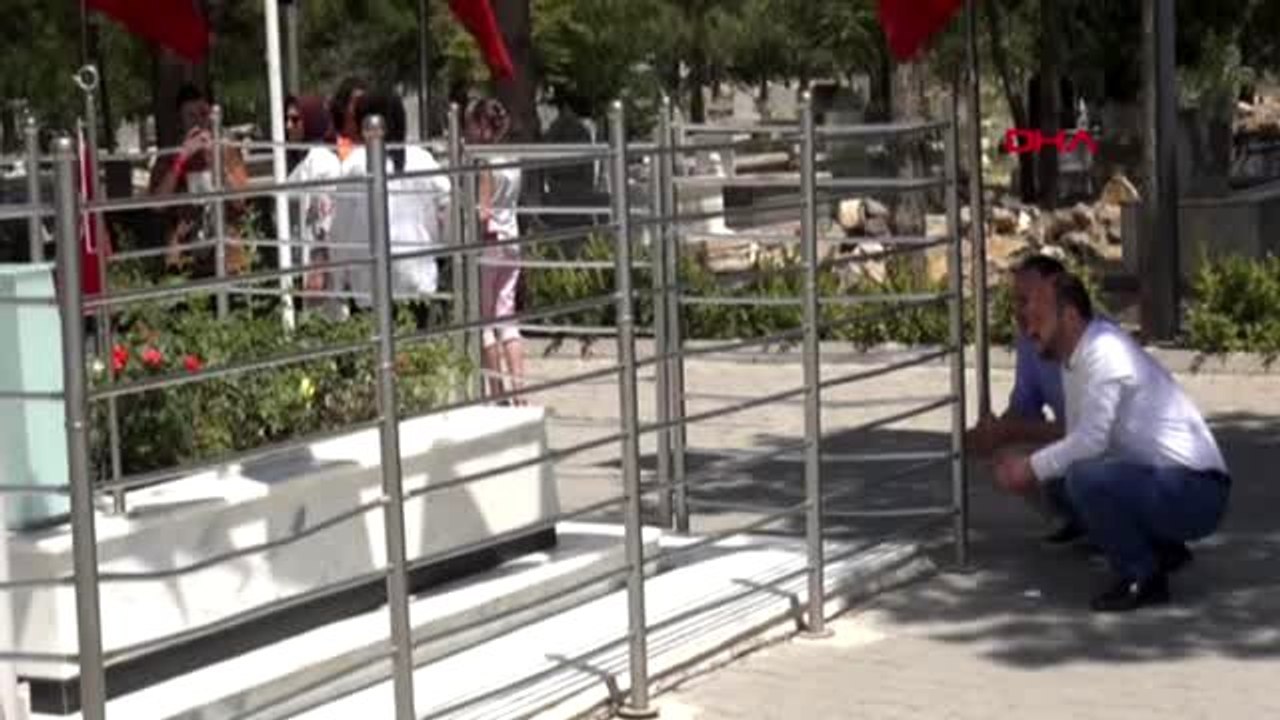 Niğde Ömer Halisdemir'in Kabri ziyaretçi akınına uğruyor