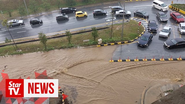 Heavy downpour causes flash floods in Genting Highlands