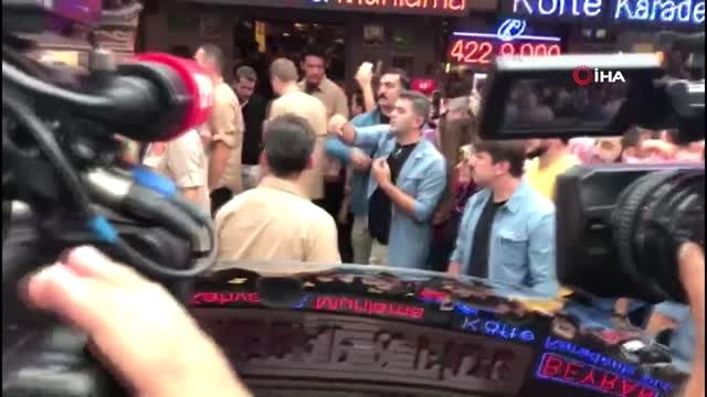 Cumhurbaşkanı Erdoğan'a Çengelköy'de vatandaşlardan yoğun ilgi