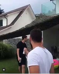 Joli lancer de canette de bière