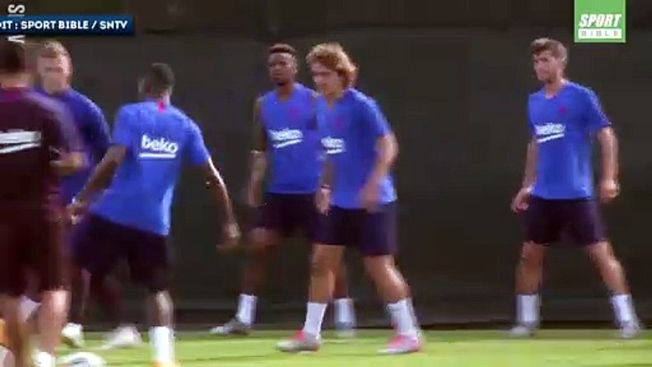 Antoine Griezmann prend déjà deux petits ponts pour son premier jour au Barça