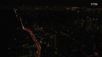뉴욕 대정전 '암흑세계'...지하철 중단 등 혼란 / YTN