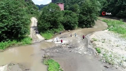 Selde kaybolan arkadaşlarını bulmak için 20 kişilik ekip kurdular