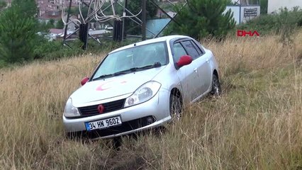 ARNAVUTKÖY'DE OTOMOBİL ŞARAMPOLE YUVARLANDI