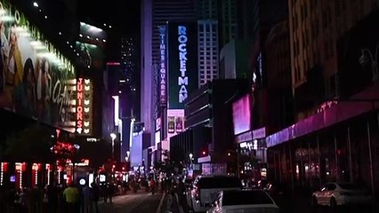 Apagão mergulha Manhattan na escuridão