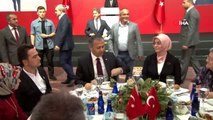 İstanbul Valisi Ali Yerlikaya, 15 Temmuz gazi ve şehit aileleriyle bir araya geldi