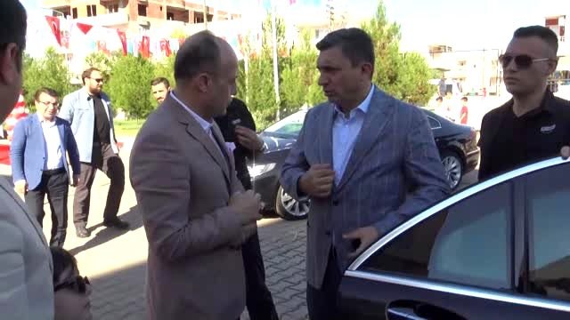 Batman'da portatif yüzme havuzu açıldı