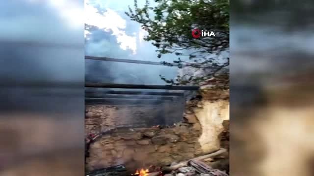 Manisa Spil Dağına düşen yıldırım ormanı küle çevirecekti