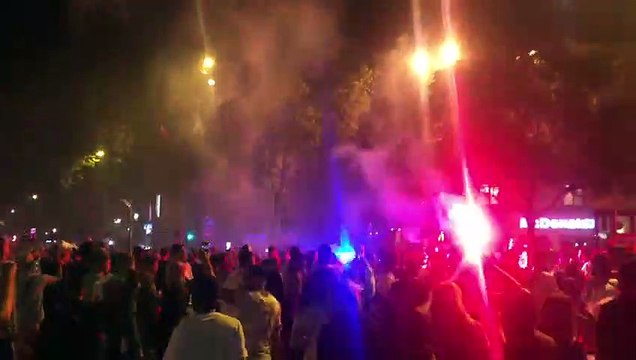 Les supporters de l'Algérie après la demi finale de la CAN 02