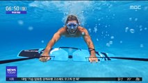 [투데이 영상] '누가 더 빨라?' 돌고래와 깜짝 수영 대결