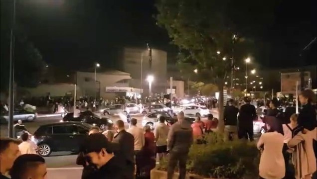 Klaxons, pétards et feux d'artifice : Planoise en fête après la qualification de l'Algérie