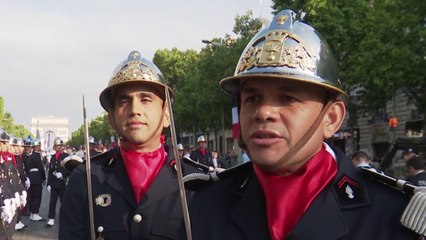 Les ultramarins au 14 juillet à Paris