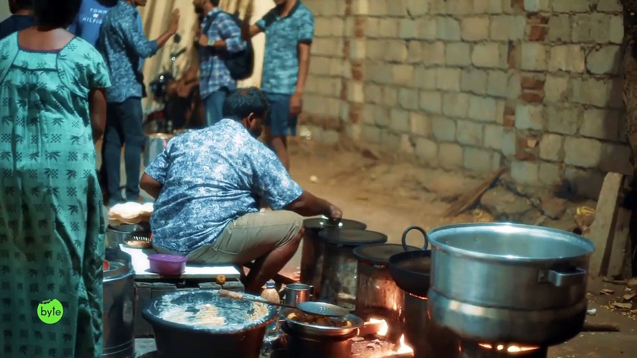 15 Rs Breakfast | Idly Dosa on Bike on the Streets of Hyderabad  | Street Food | 4K Video