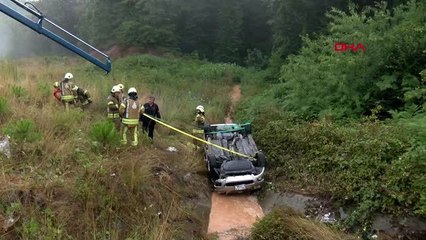 İSTANBUL- ŞİLE YOLU'NDA ARAÇ ŞARAMPOLE YUVARLANDI