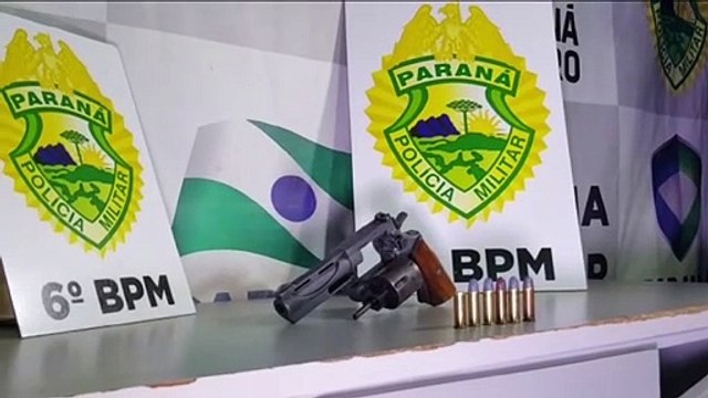PM recuperar carro, apreende arma e encaminha homem para delegacia