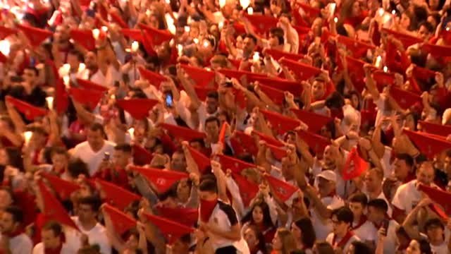 Pamplona despide los Sanfermines con 'Pobre de mí'
