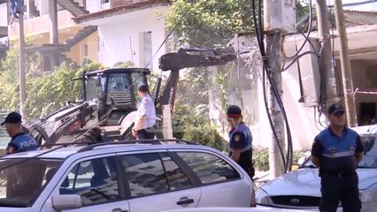 Report TV - Ndërtimi i Bulevardit të ri në Kashar, shemben 4 banesa, nuk ka incidente