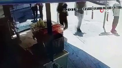 Sokakta ilginç tartışma tokatla bitti