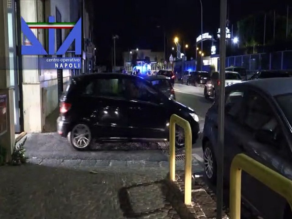 I cartelloni pubblicitari della camorra, arresti e sequestri nel Casertano (15.07.19)