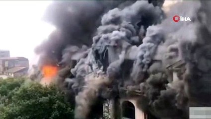 Çin'de 100 yıllık otelde büyük yangın