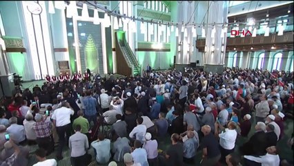 Erdoğan 15 Temmuz şehitleri için Kuran okudu