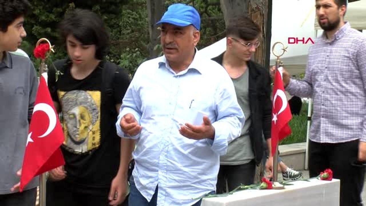 EDİRNEKAPI ŞEHİTLİĞİNDE 15 TEMMUZ ŞEHİTLERİ ANILDI 2